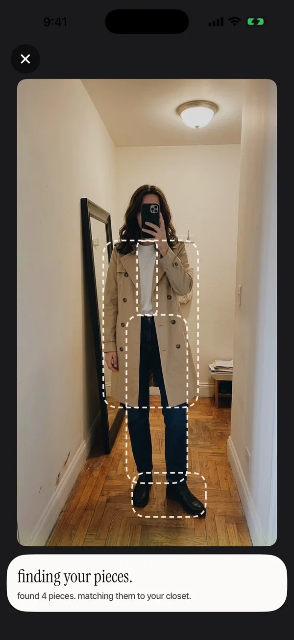 Looksake reading a mirror fit pic: four pieces outlined on the photo, found and matched to the closet.